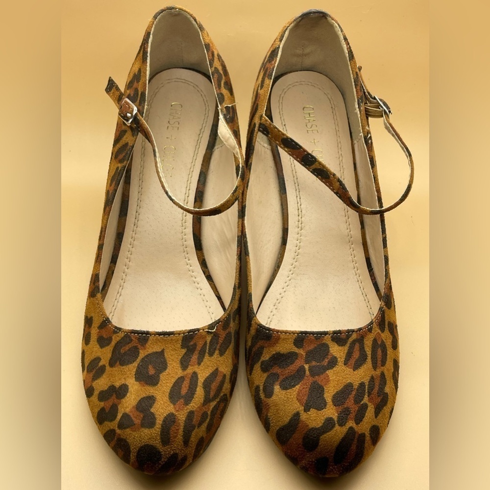 Chase & Chloe Emmy Mary Jane Wedge Pump
LEOPARD, Size 10, Preowned condition